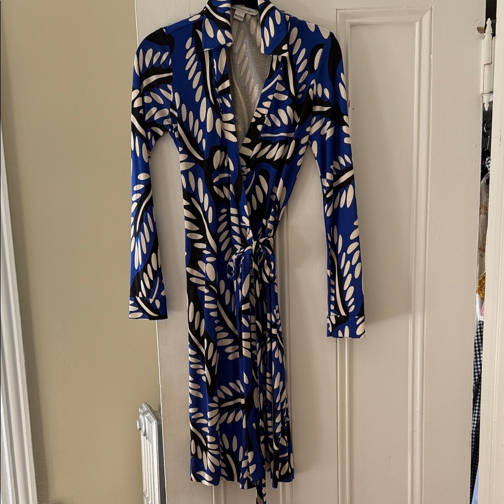 Diane Von Furstenberg Navy and Cream Leaf Wrap Dress